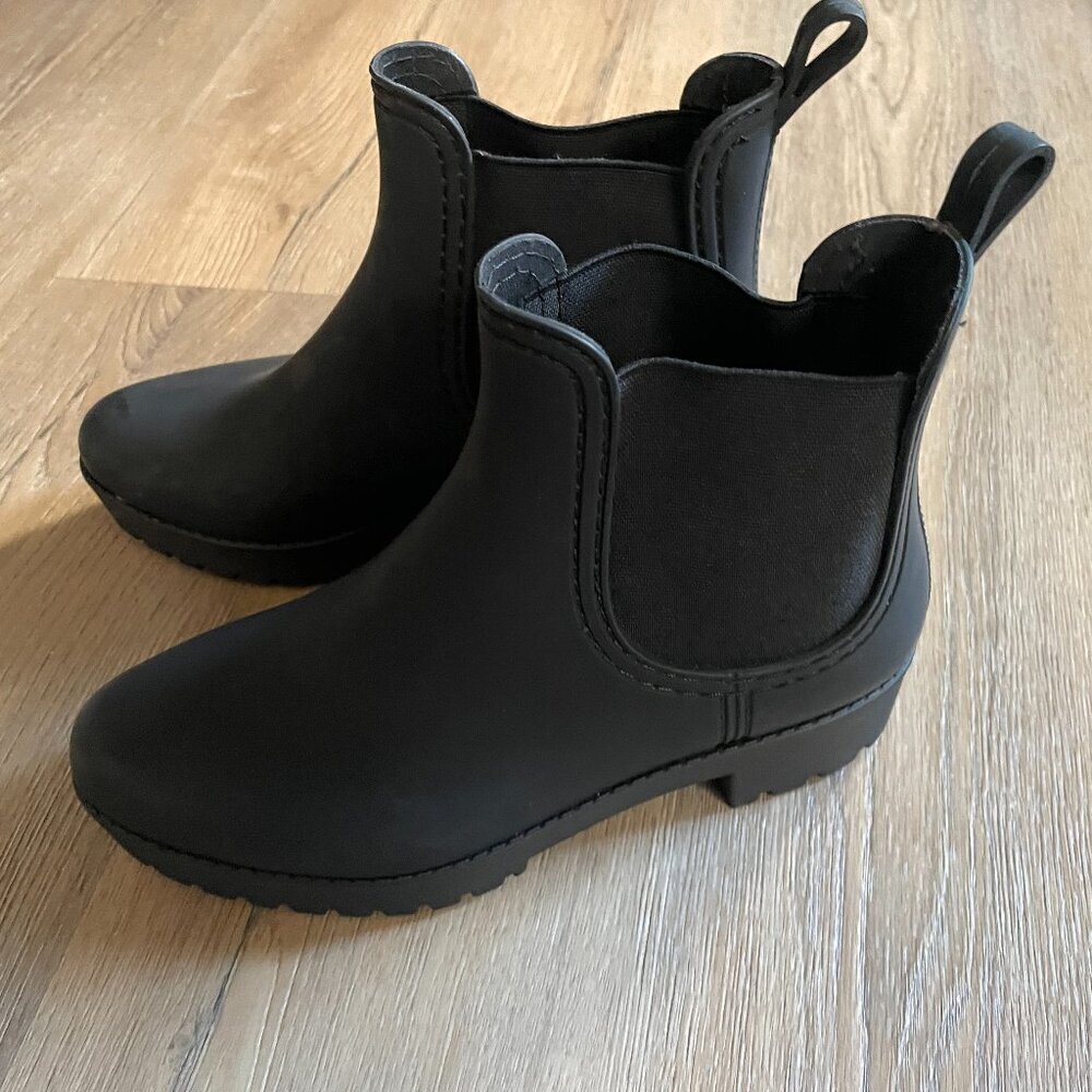 Jeffrey Campbell Black Matte Rubber Rain Boots 9 Chelsea Ankle Stormy Outdoor